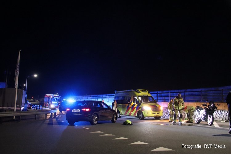 Motorrijder gewond bij ongeval op haventerrein Den Oever
