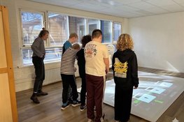 Feestelijke opening Active Floor in Kolhorn: basisschoolkinderen leren voortaan al bewegend