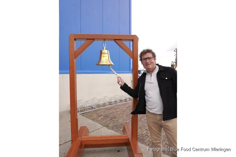 Edwin Wittink luidt marktbel bij Blue Food Markthal