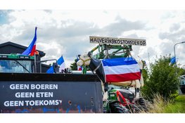 Boeren protesten vreedzaam tijdens nachtmarkt Kolhorn