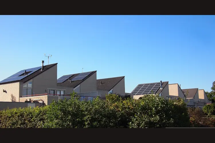 Zonnepanelen op je dak? In Noord-Holland gaat je rekening met 266 euro omhoog