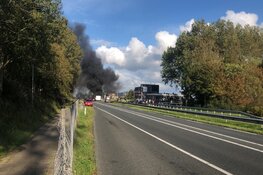 Auto vliegt in brand op N99