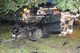 Ongeval in Wieringerwerf: brandweer en ambulance helpen twee gewonden