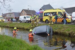 Auto belandt in Molenvaart