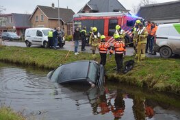 Auto belandt in Molenvaart