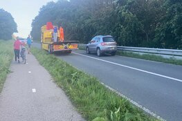 Motorrijder vliegt uit de bocht en breekt arm in Slootdorp