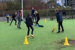 Na school nog even lekker Twisteren en Knotshockeyen met Team Sportservice
